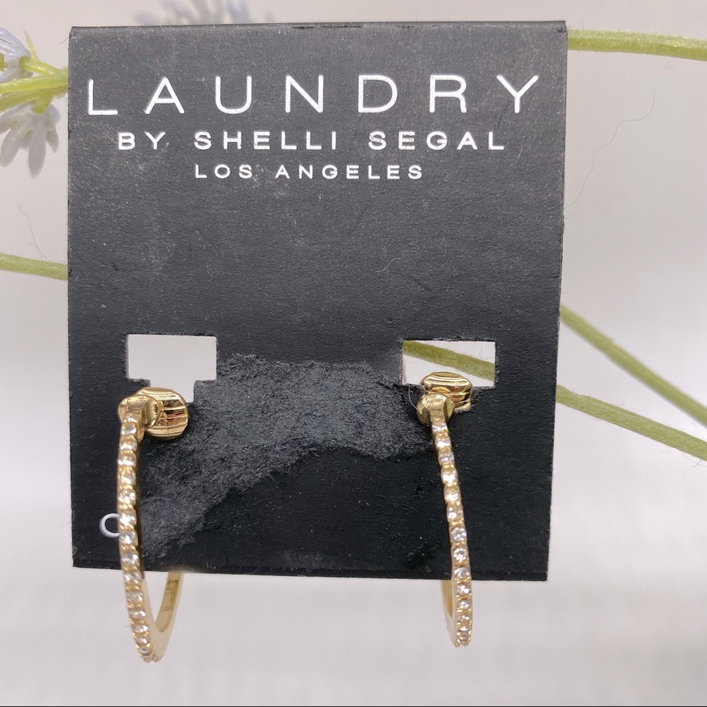 LAUNDRY By Shelli Segal Gold tone hoops Clip on earrings New